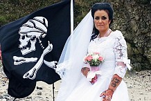 Royaume-Uni : Mariée au fantôme d'un pirate, elle demande le divorce