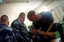 Russie: Un gardien arrêté pour avoir torturé et tué un détenu