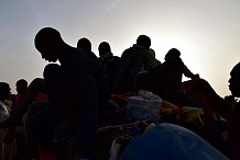 Niger: une vingtaine de migrants, dont une fillette, secourus en plein désert 