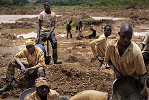 Ghana: des sauveteurs à la recherche de 14 mineurs dans une mine effondrée