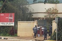 Ouganda : 900 élèves suspendus après une violente bagarre pour une fille