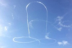Etats-Unis: Un pilote dessine un pénis dans le ciel: malaise Etats-Unis: Un pilote dessine un pénis dans le ciel: malaise