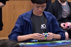 VIDÉO - Un Coréen bat le record du monde de Rubik's Cube en 4,59 secondes !