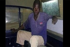 Kenya: Un homme qui tentait d’enterrer sa mère vivante arrêté par la police Kenya: Un homme qui tentait d’enterrer sa mère vivante arrêté par la police