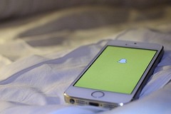 Un ado de 15 ans se jette sous un train après la diffusion d'une photo de lui nu sur Snapchat Un ado de 15 ans se jette sous un train après la diffusion d'une photo de lui nu sur Snapchat