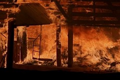 Zimbabwe: il incendie la maison de sa voisine qui refuse ses avances sexuelles