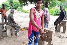 Kambou Tenin, première femme ferrailleur de Bouna